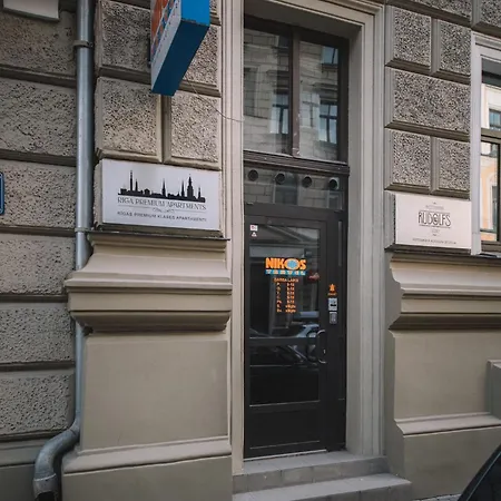 Photographer Rudolf's - Ground Floor With Separate Entrance Apartment